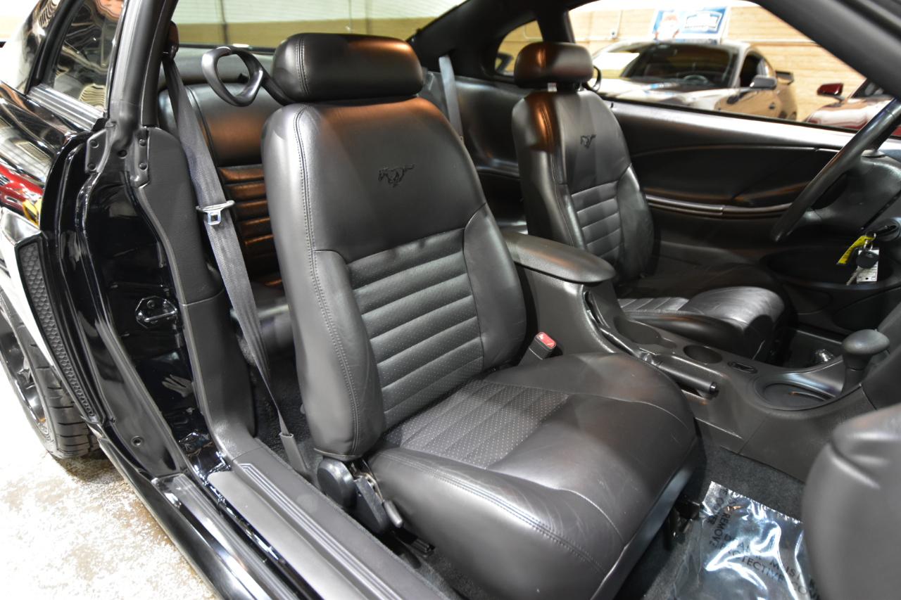 Ford Mustang 2dr Cpe GT Deluxe 2002