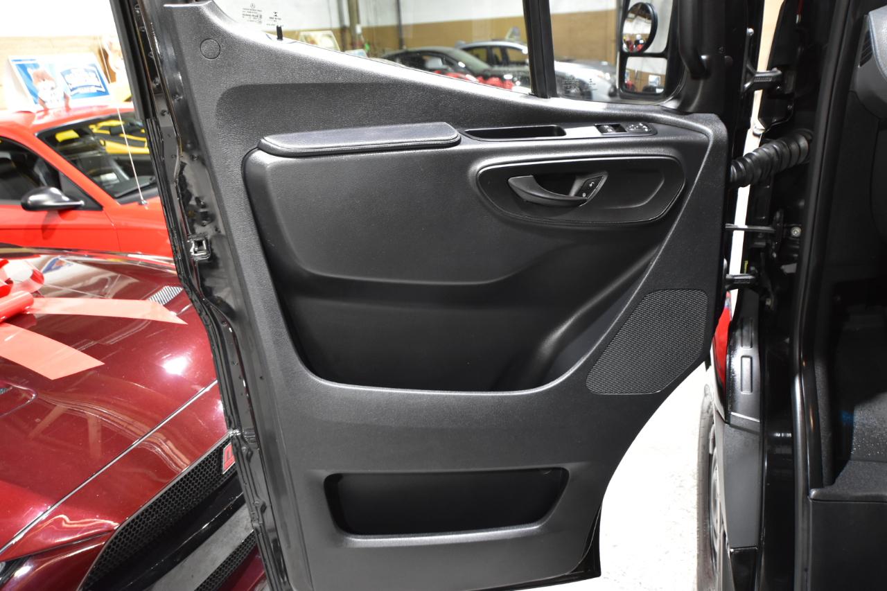 Mercedes-Benz Sprinter Passenger Van 2500 High Roof V6 170" RWD 2020