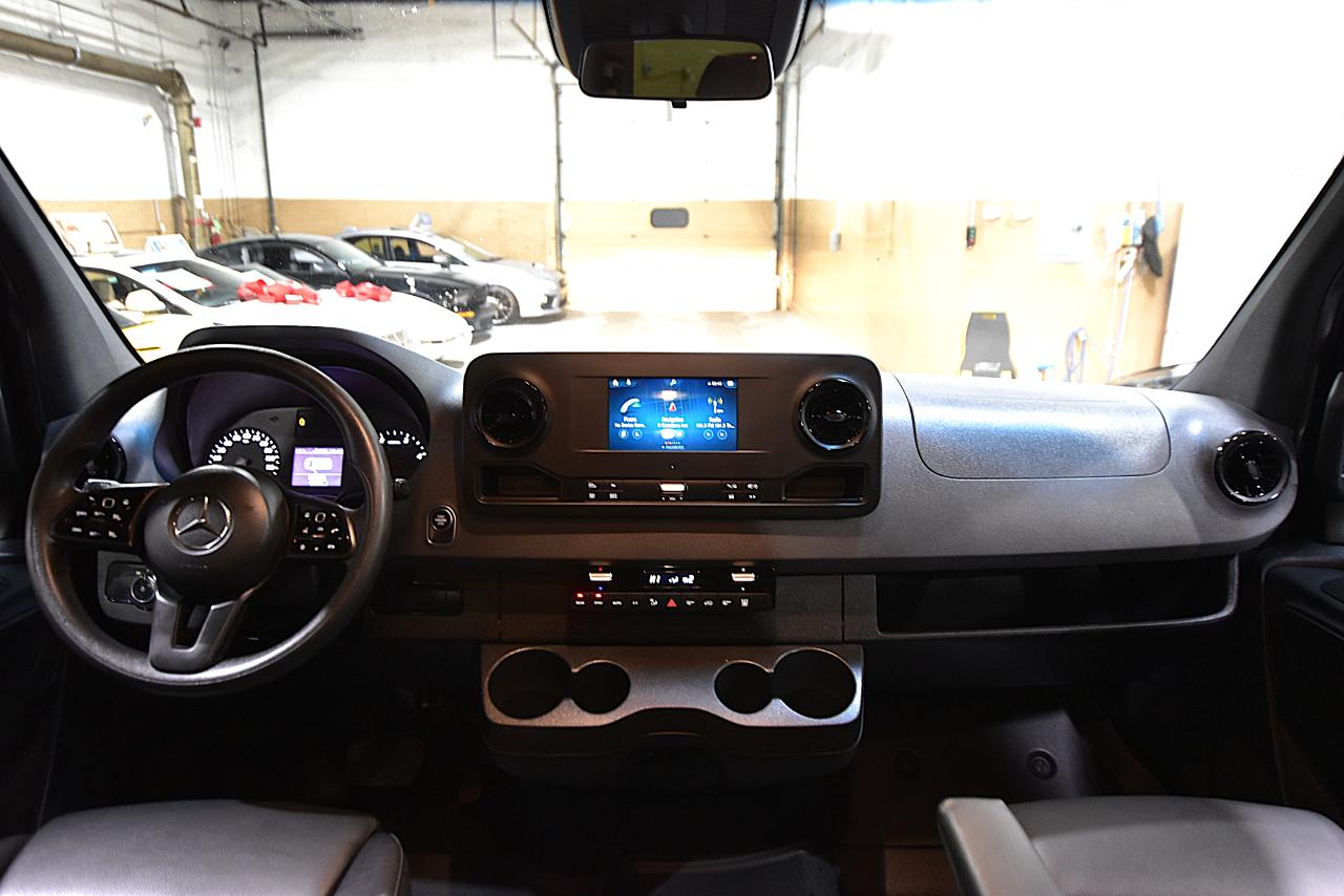 Mercedes-Benz Sprinter Passenger Van 2500 High Roof V6 170" RWD 2020