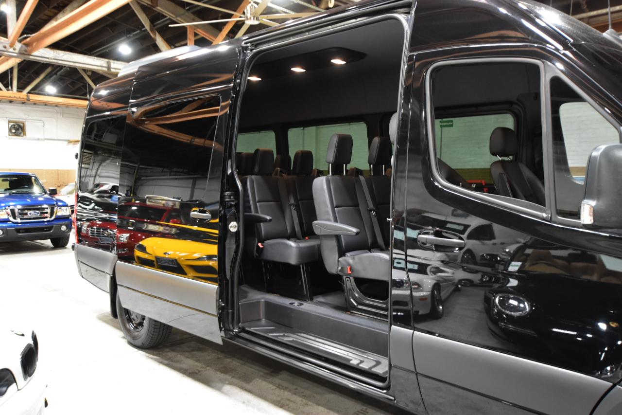 Mercedes-Benz Sprinter Passenger Van 2500 High Roof V6 170" RWD 2020