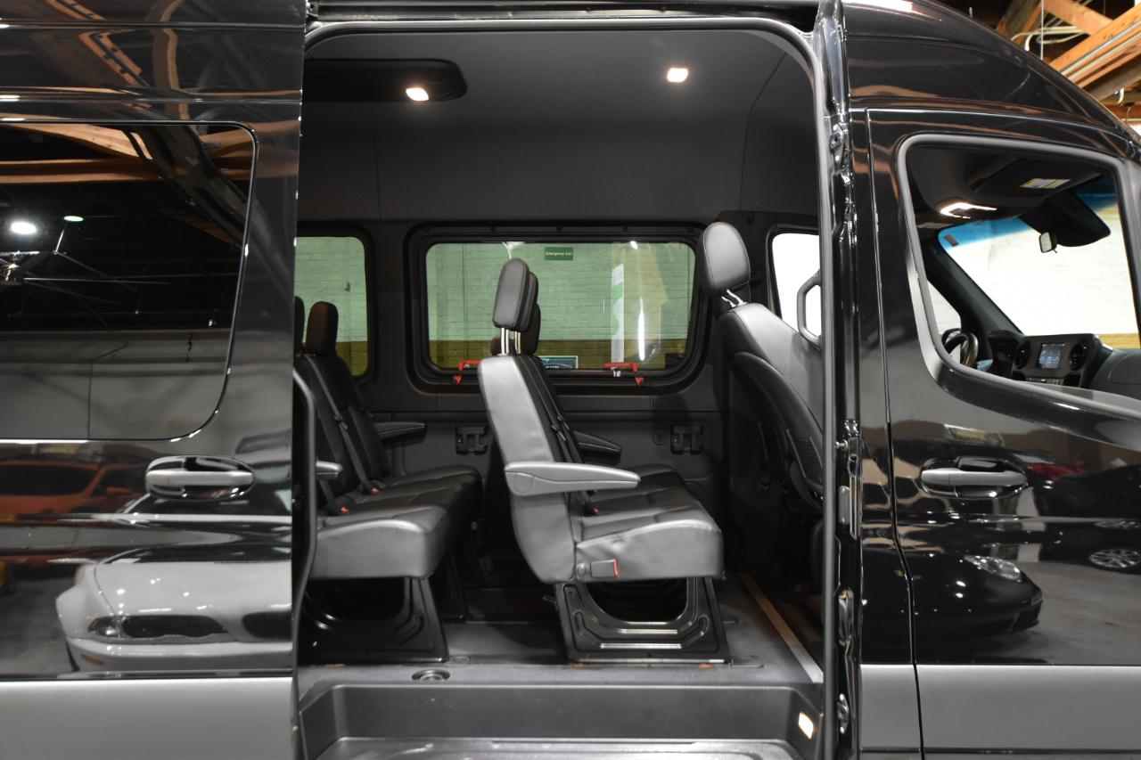 Mercedes-Benz Sprinter Passenger Van 2500 High Roof V6 170" RWD 2020