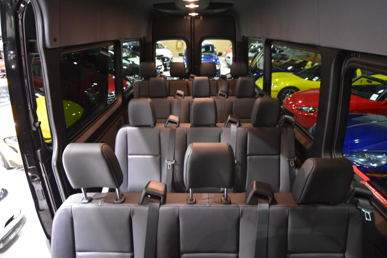 Mercedes-Benz Sprinter Passenger Van 2500 High Roof V6 170" RWD 2020