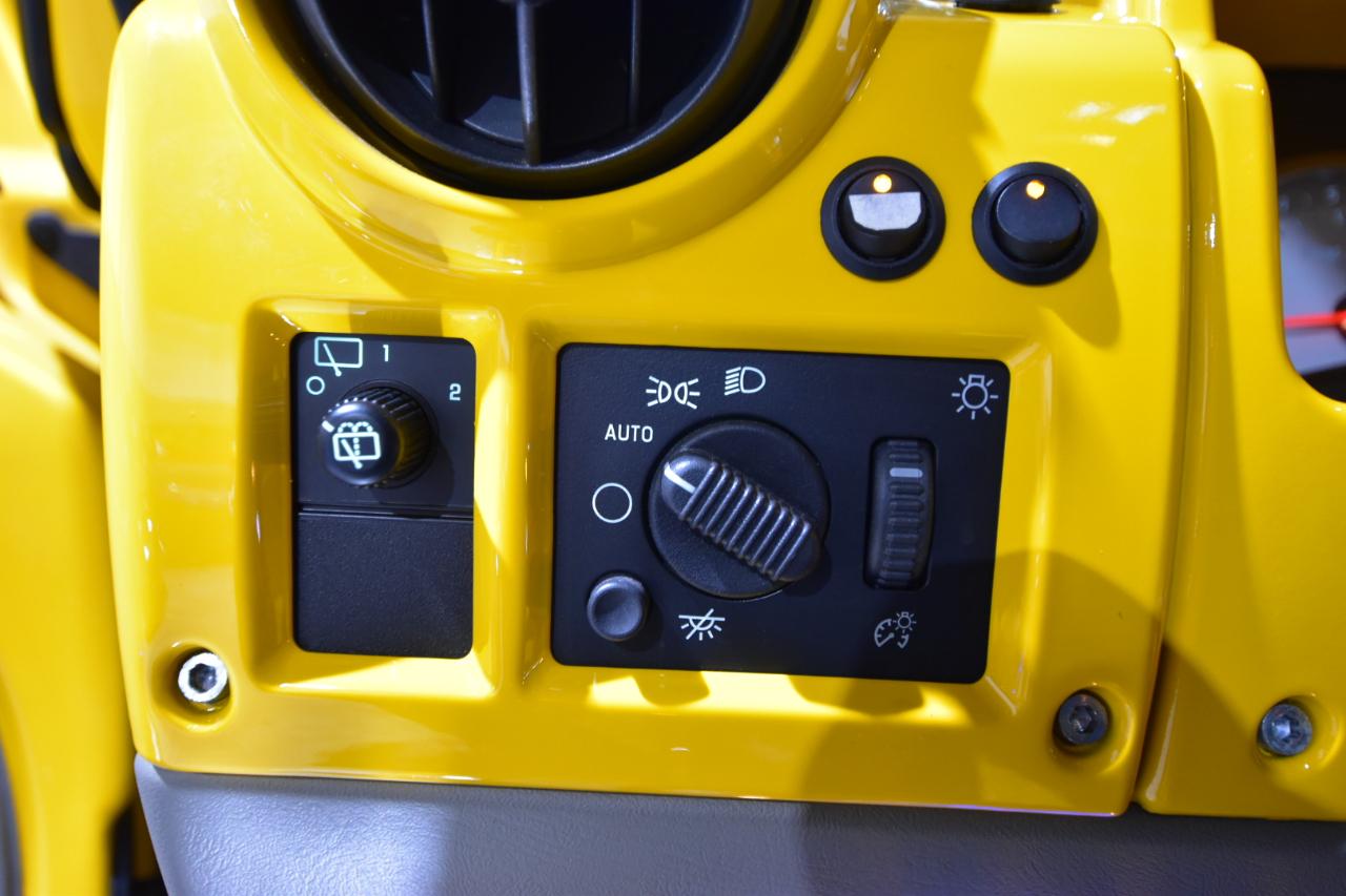 HUMMER H2 4WD 4dr SUV Luxury 2004