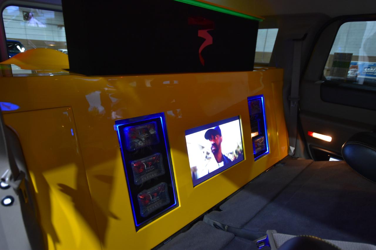 HUMMER H2 4WD 4dr SUV Luxury 2004