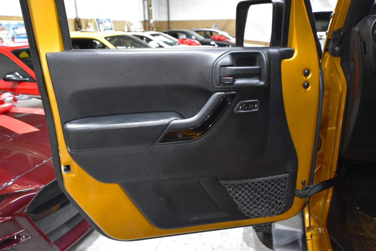 Jeep Wrangler Unlimited 4WD 4dr Altitude 2014