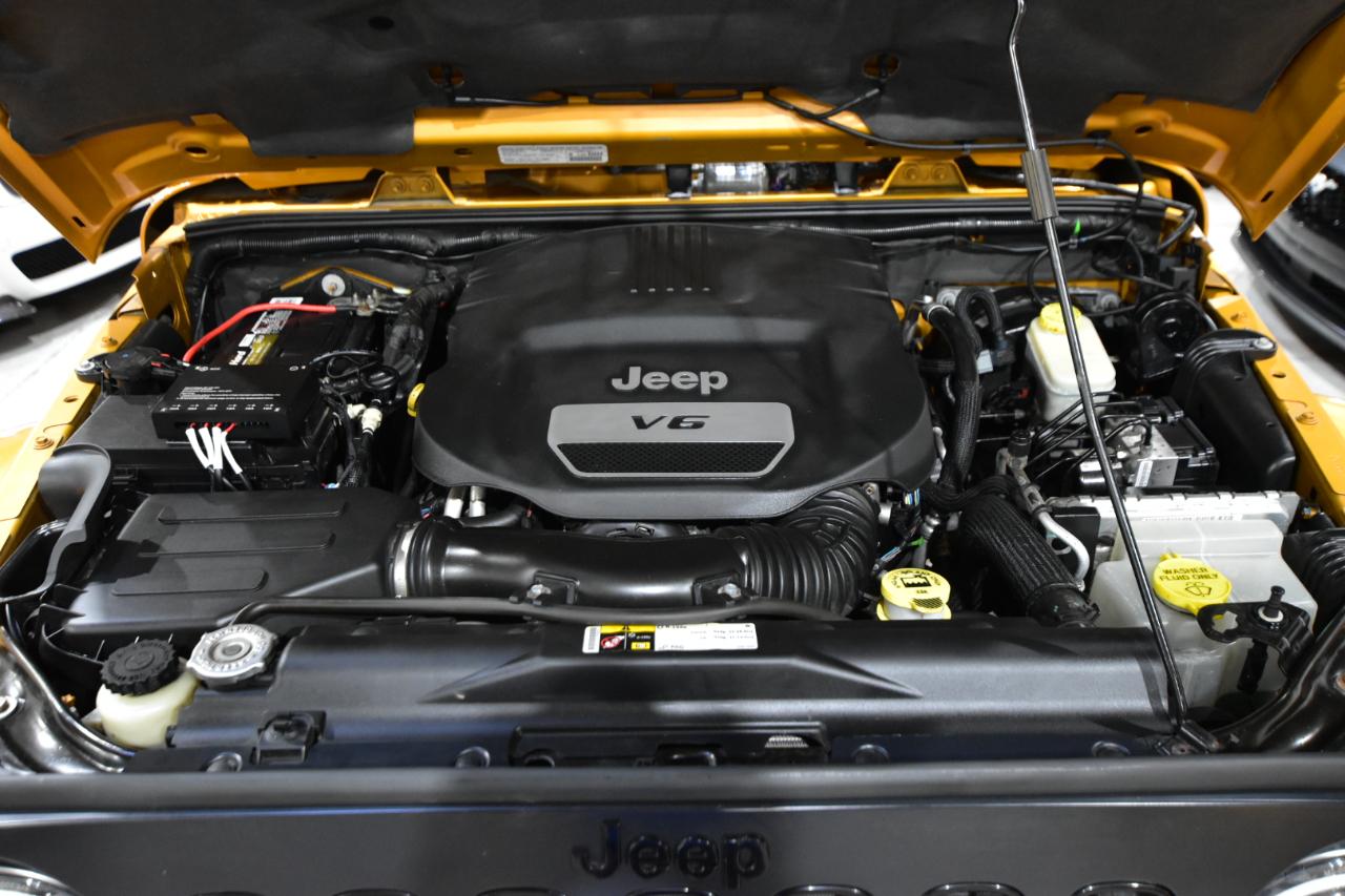 Jeep Wrangler Unlimited 4WD 4dr Altitude 2014
