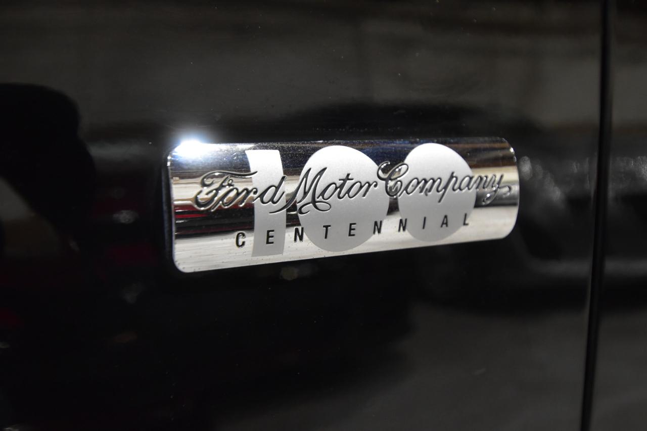 Ford Mustang  2003
