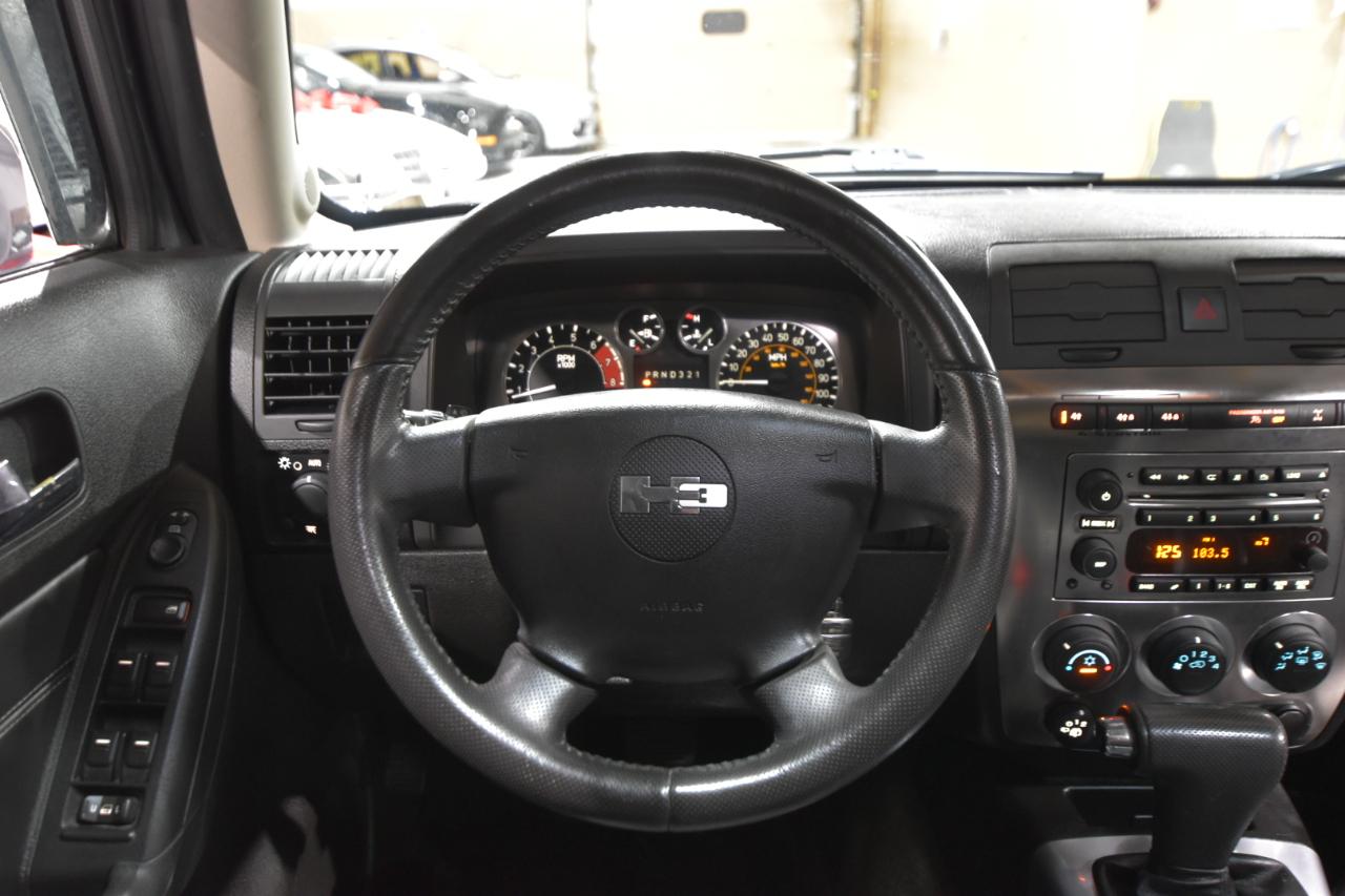 HUMMER H3 4WD 4dr SUV Luxury 2009
