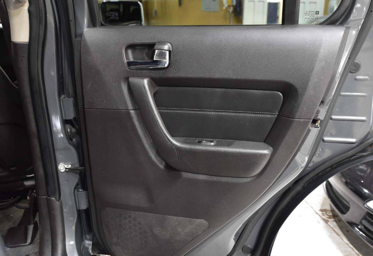 HUMMER H3 4WD 4dr SUV Luxury 2009