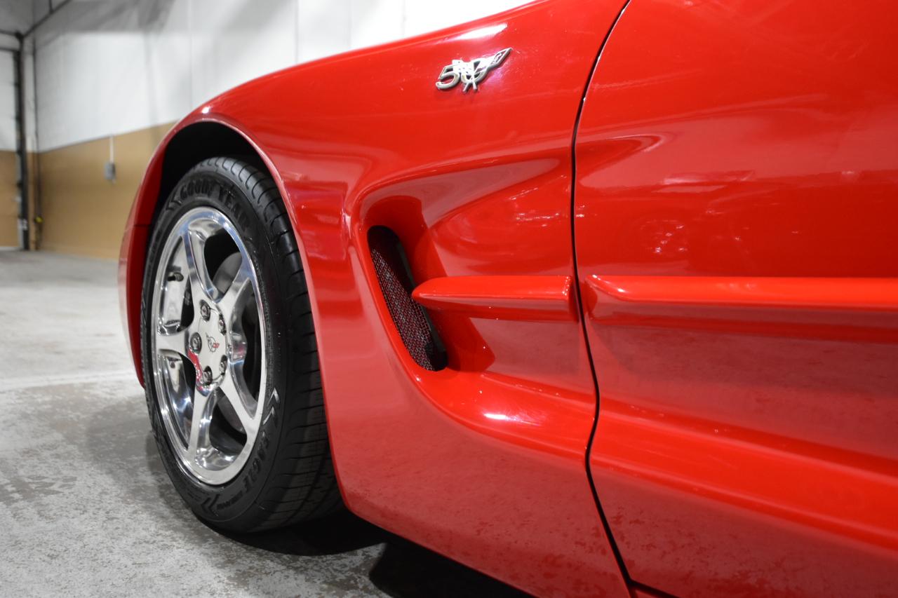 Chevrolet Corvette 2dr Cpe 2003