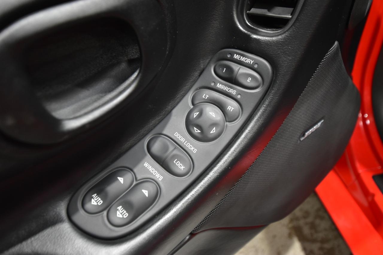 Chevrolet Corvette 2dr Cpe 2003