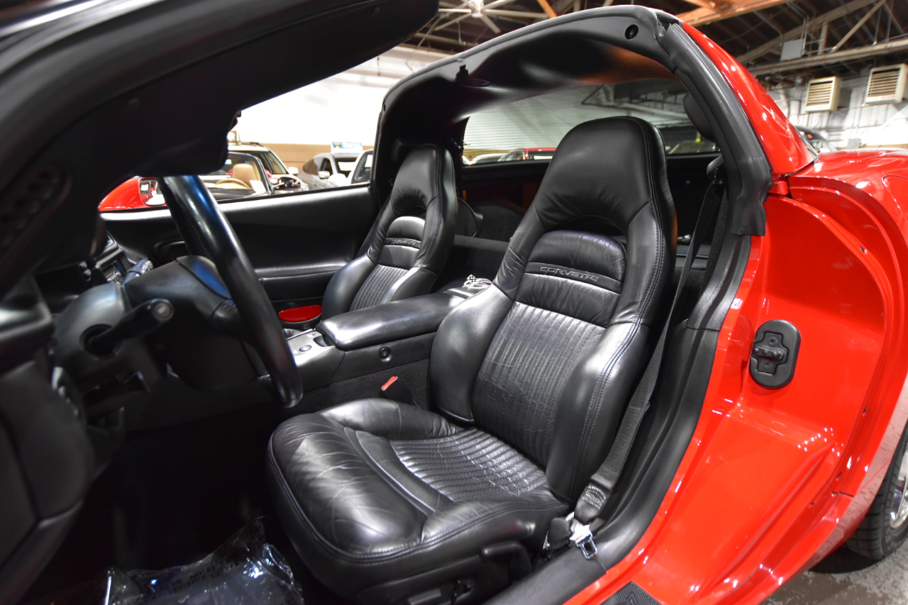 Chevrolet Corvette 2dr Cpe 2003