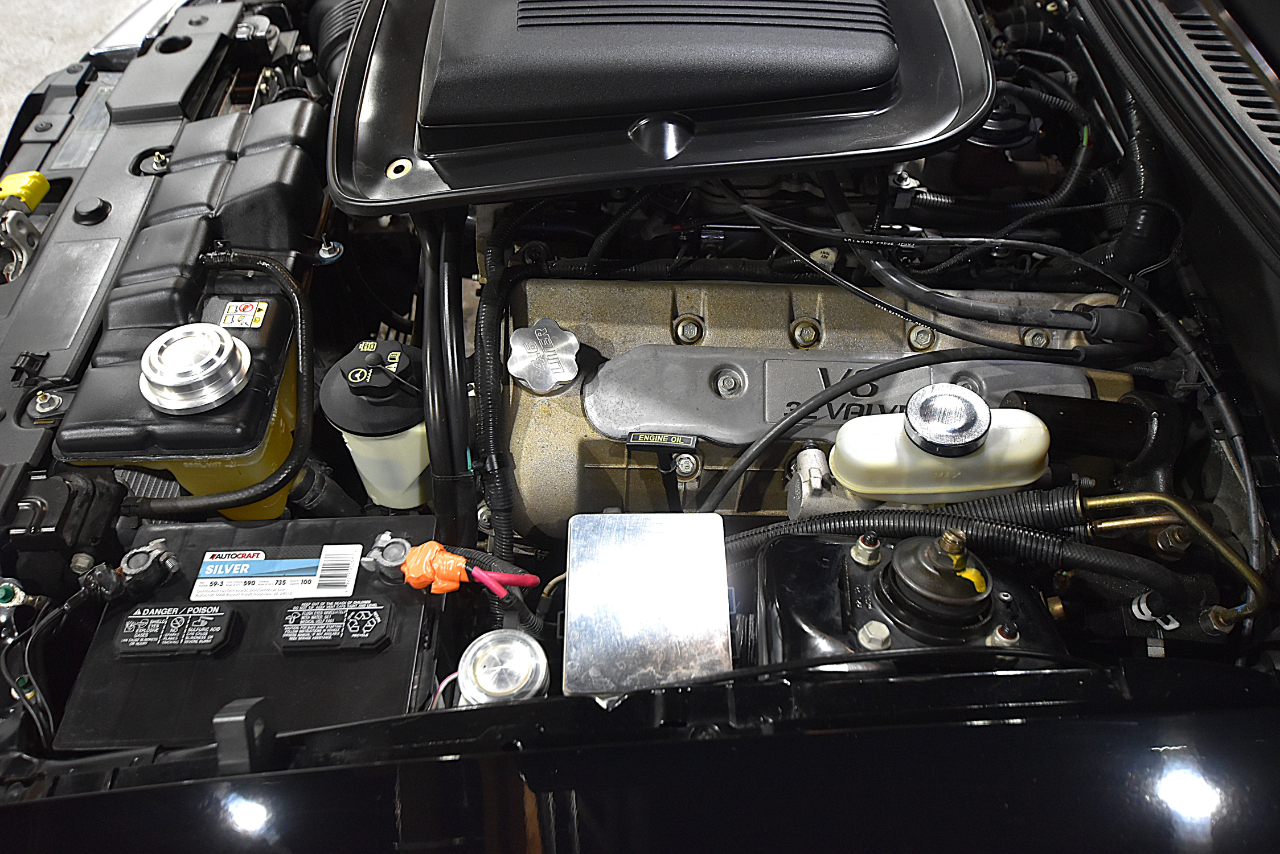 Ford Mustang 2dr Cpe Premium Mach 1 2004