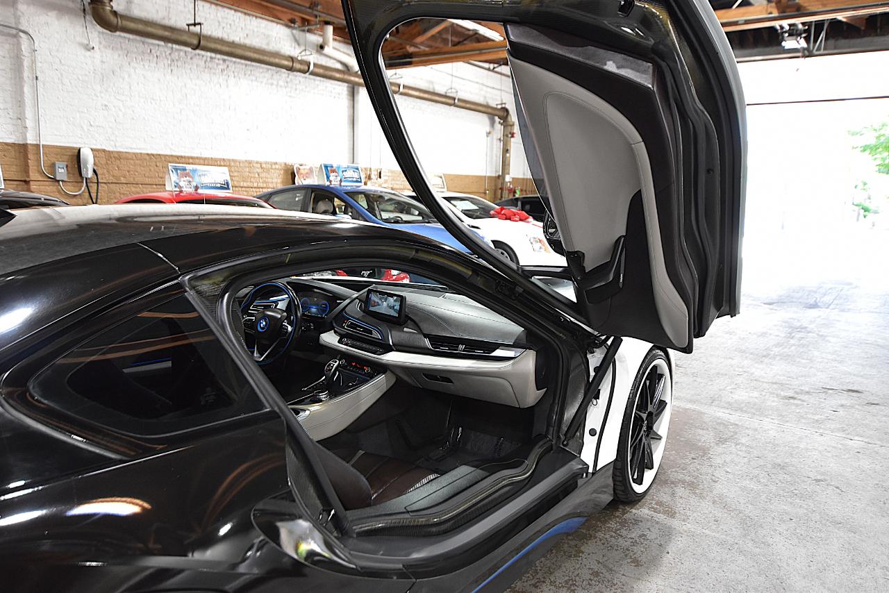 BMW i8 2dr Cpe 2016
