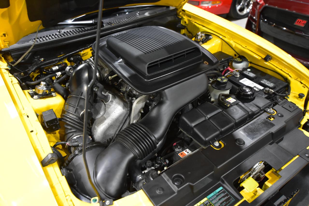 Ford Mustang 2dr Cpe Premium Mach 1 2004