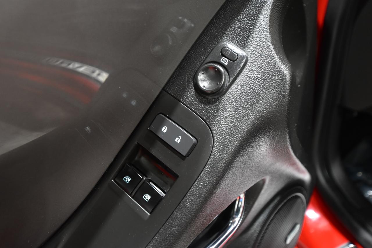 Chevrolet Camaro 2dr Cpe SS w/2SS 2013