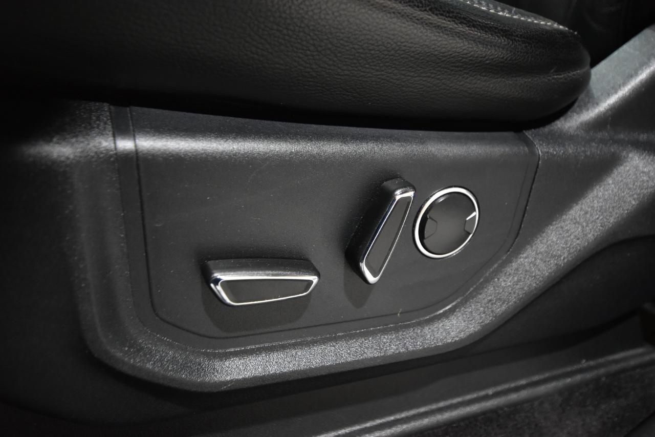 Ford F-150 4WD SuperCrew 145" Lariat 2015