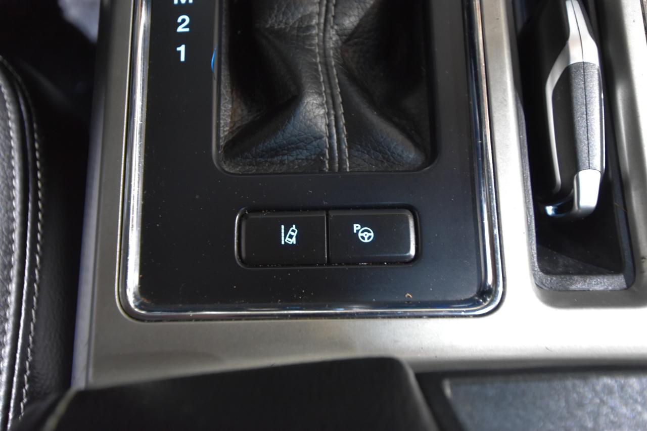 Ford F-150 4WD SuperCrew 145" Lariat 2015