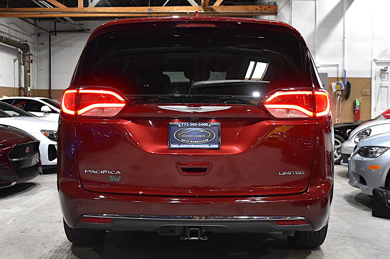 Chrysler Pacifica Limited 35th Anniversary FWD *Ltd Avail* 2020