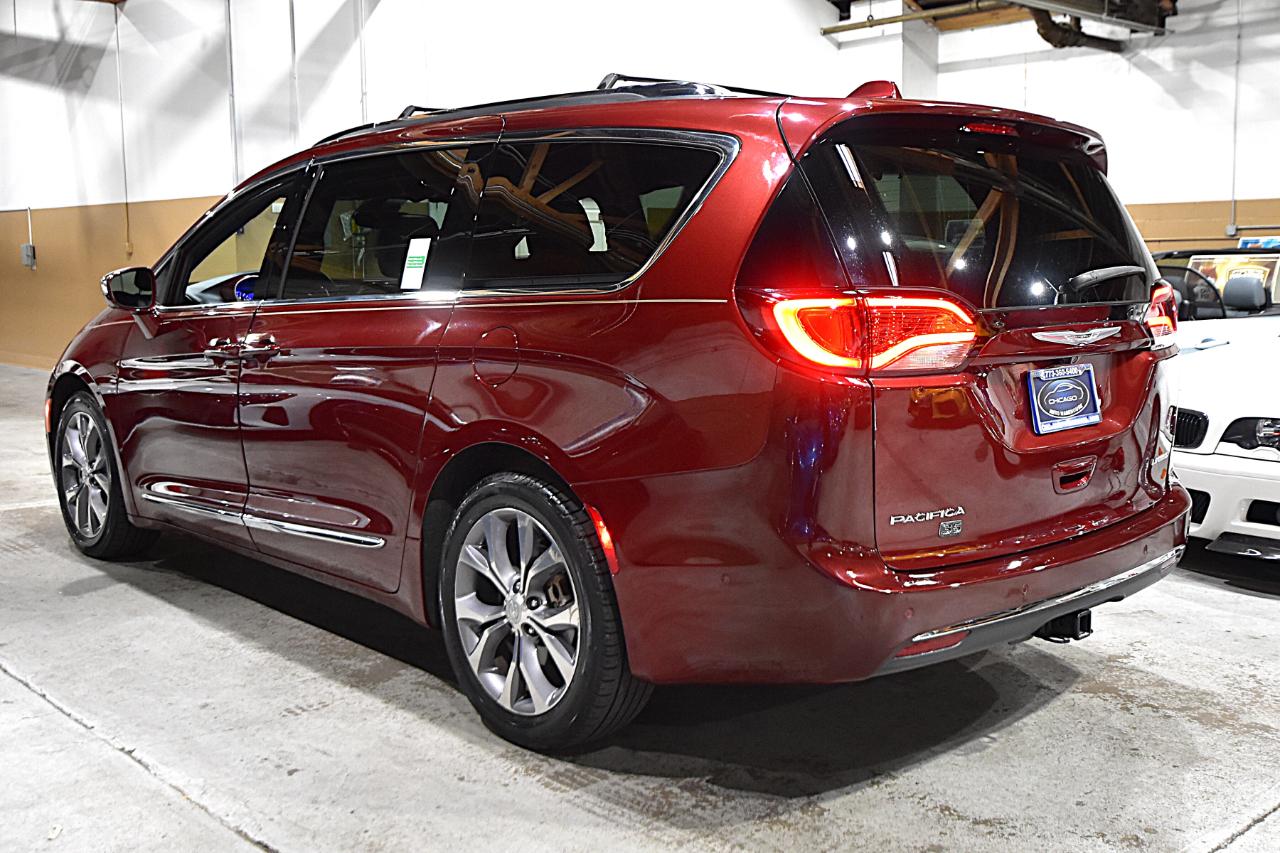 Chrysler Pacifica Limited 35th Anniversary FWD *Ltd Avail* 2020