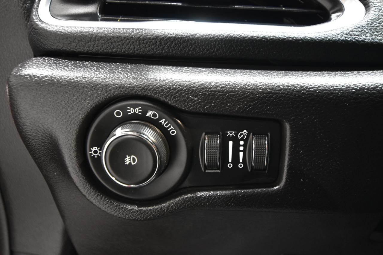 Chrysler Pacifica Limited 35th Anniversary FWD *Ltd Avail* 2020