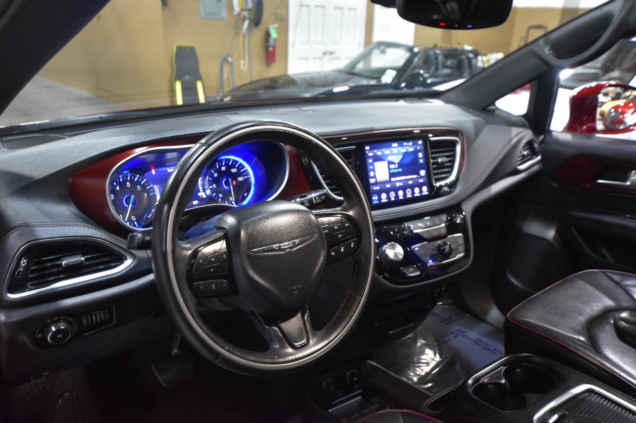 Chrysler Pacifica Limited 35th Anniversary FWD *Ltd Avail* 2020