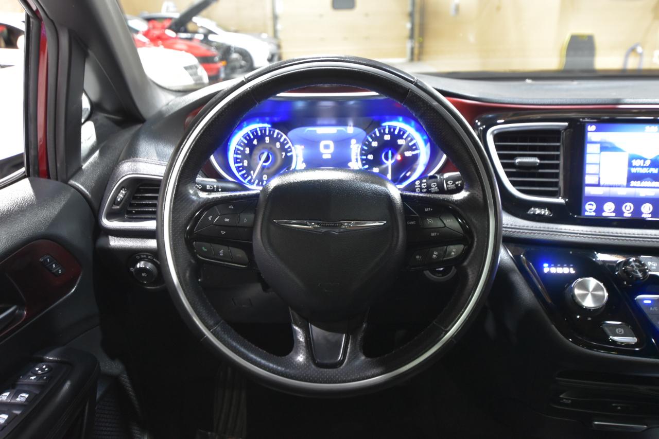 Chrysler Pacifica Limited 35th Anniversary FWD *Ltd Avail* 2020