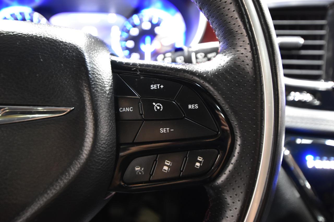 Chrysler Pacifica Limited 35th Anniversary FWD *Ltd Avail* 2020