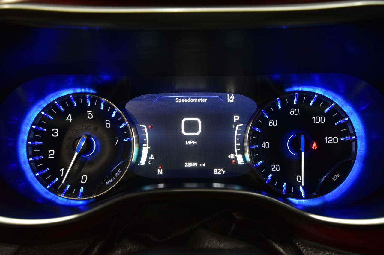 Chrysler Pacifica Limited 35th Anniversary FWD *Ltd Avail* 2020