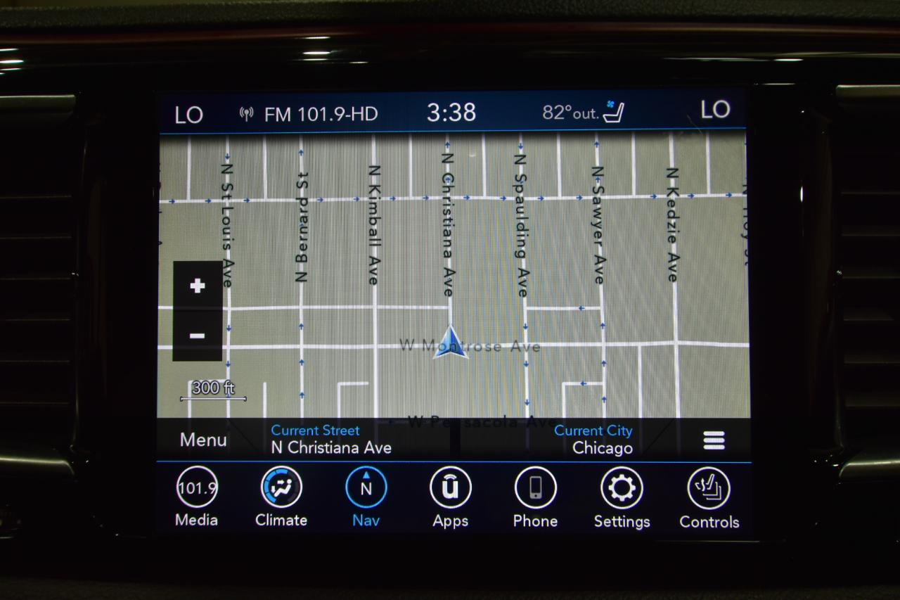 Chrysler Pacifica Limited 35th Anniversary FWD *Ltd Avail* 2020
