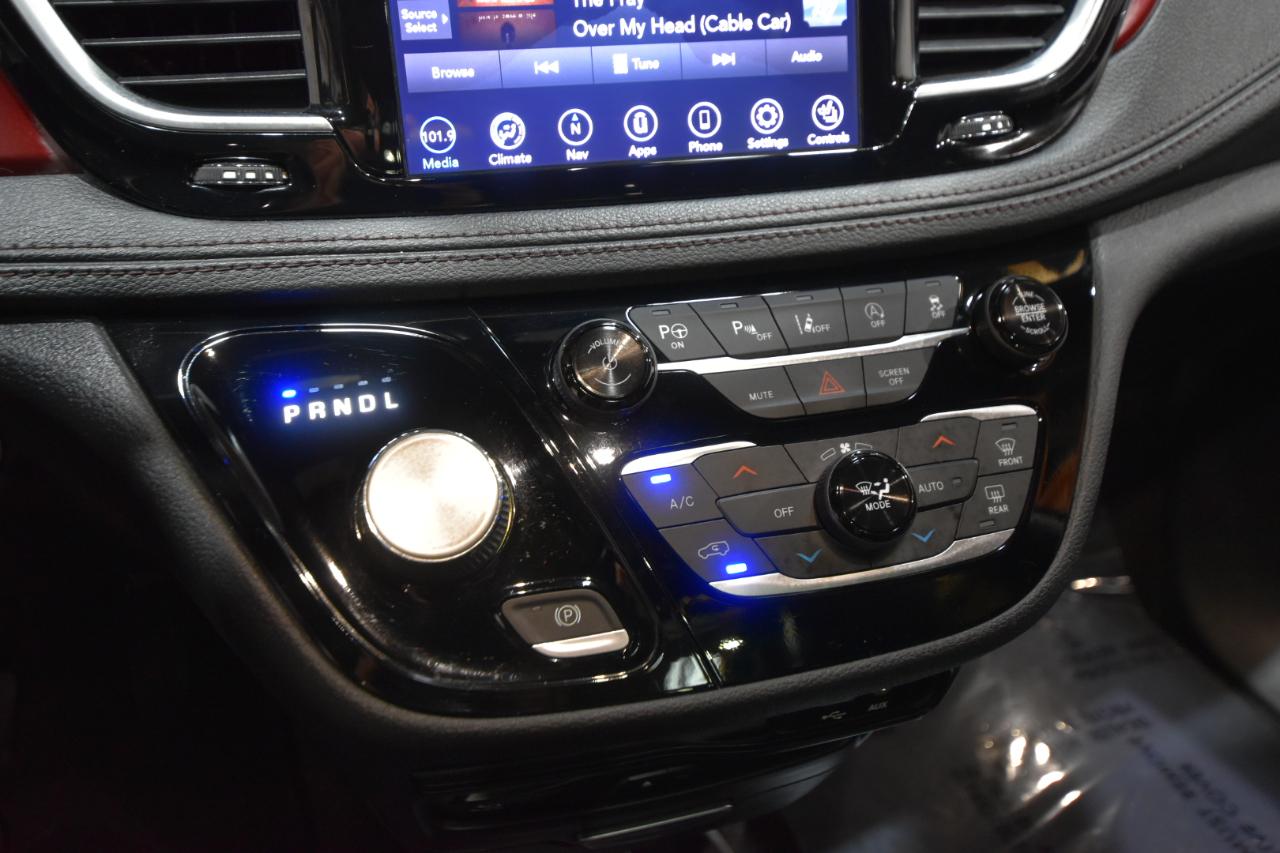 Chrysler Pacifica Limited 35th Anniversary FWD *Ltd Avail* 2020