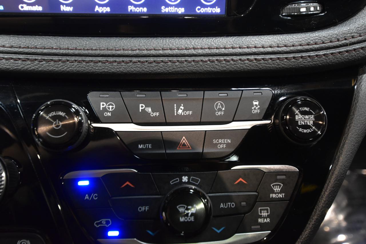 Chrysler Pacifica Limited 35th Anniversary FWD *Ltd Avail* 2020