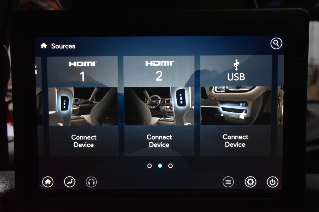 Chrysler Pacifica Limited 35th Anniversary FWD *Ltd Avail* 2020