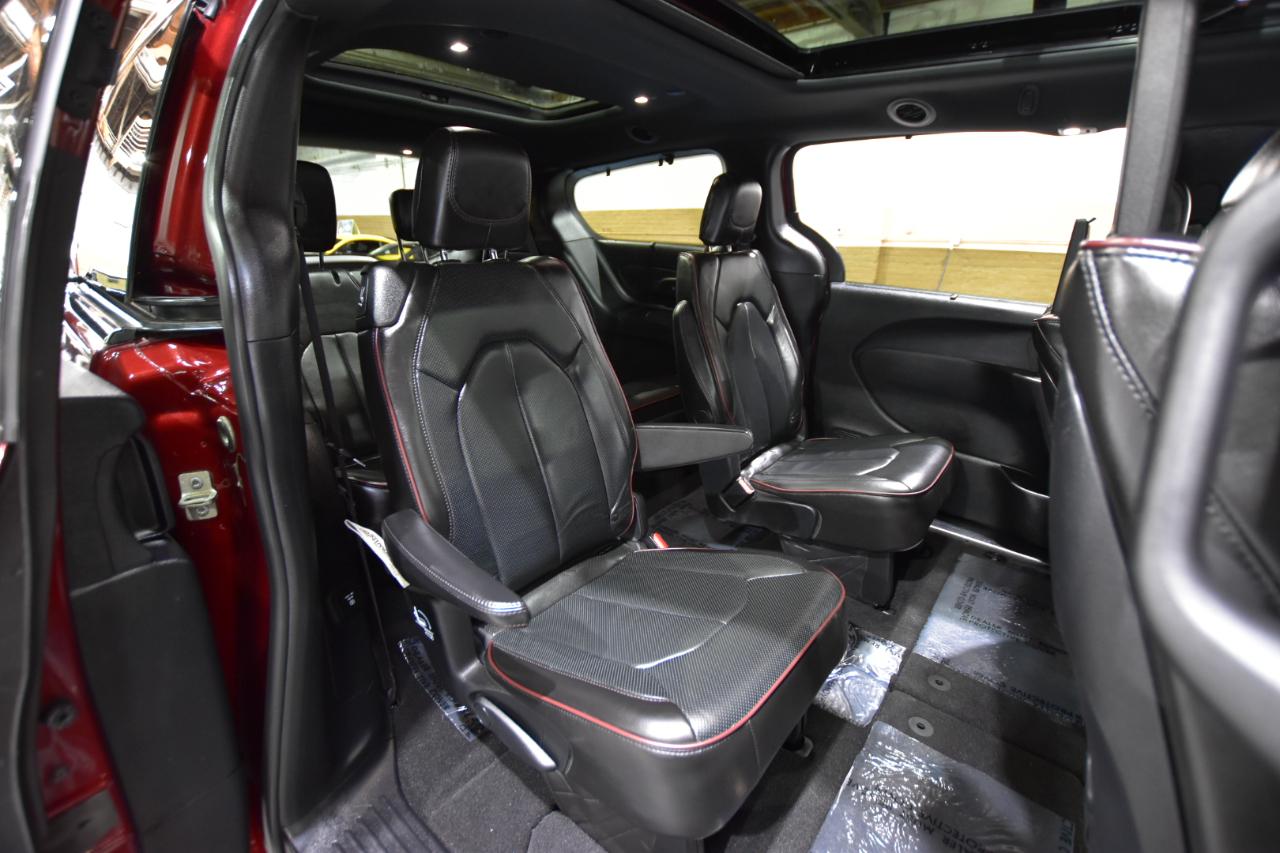 Chrysler Pacifica Limited 35th Anniversary FWD *Ltd Avail* 2020