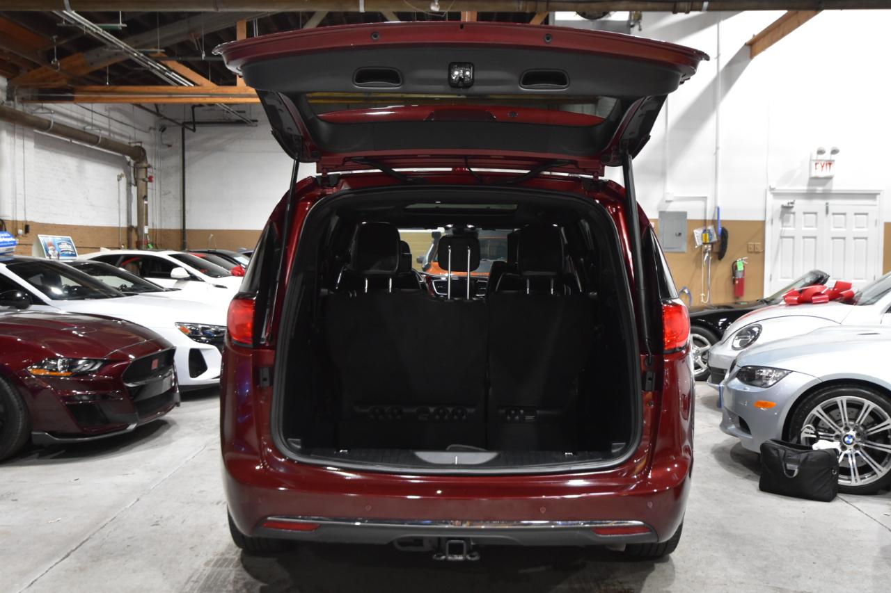 Chrysler Pacifica Limited 35th Anniversary FWD *Ltd Avail* 2020