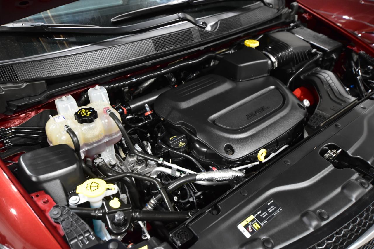 Chrysler Pacifica Limited 35th Anniversary FWD *Ltd Avail* 2020