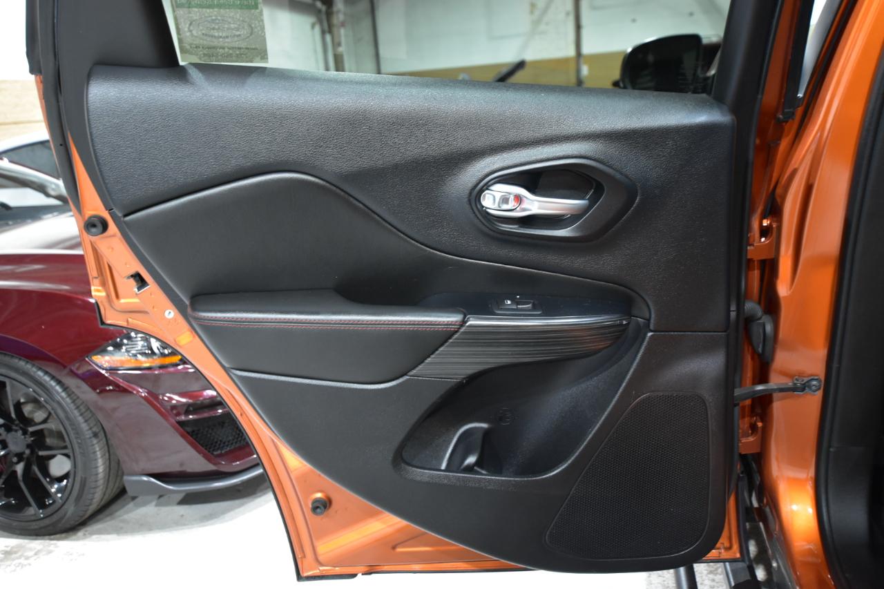 Jeep Cherokee 4WD 4dr Trailhawk 2015