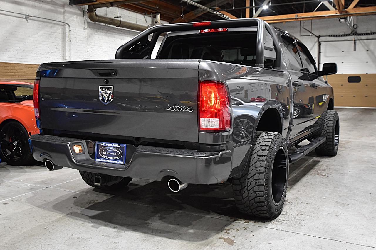 RAM 1500 Express 4x4 Crew Cab 5'7" Box 2017