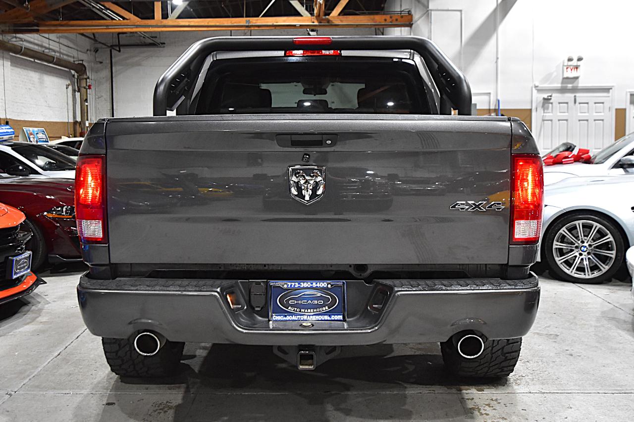 RAM 1500 Express 4x4 Crew Cab 5'7" Box 2017