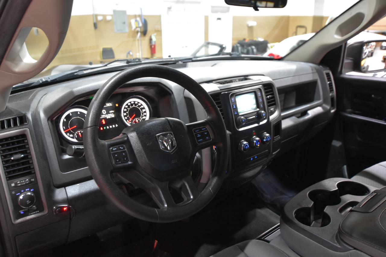 RAM 1500 Express 4x4 Crew Cab 5'7" Box 2017