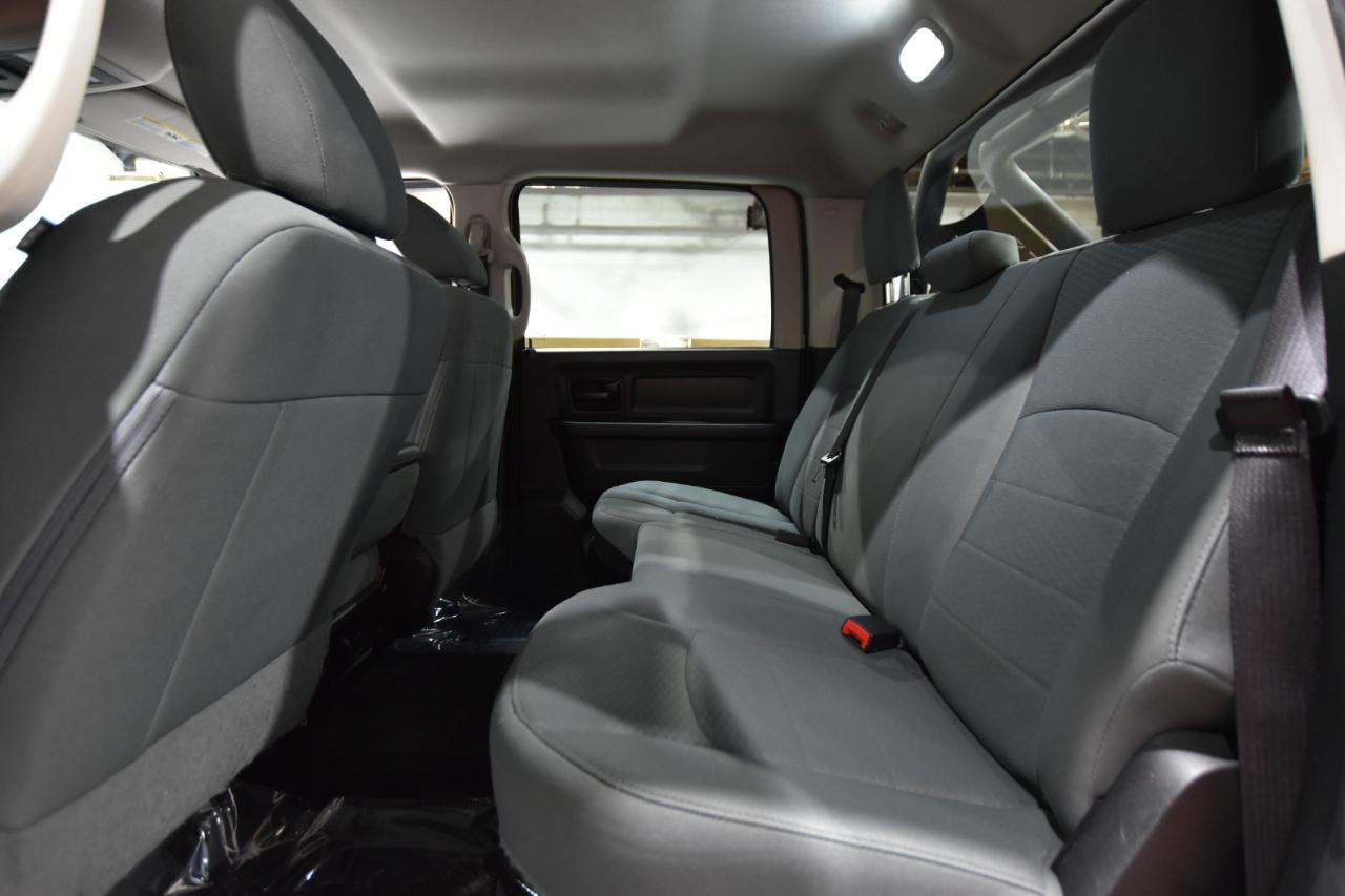 RAM 1500 Express 4x4 Crew Cab 5'7" Box 2017