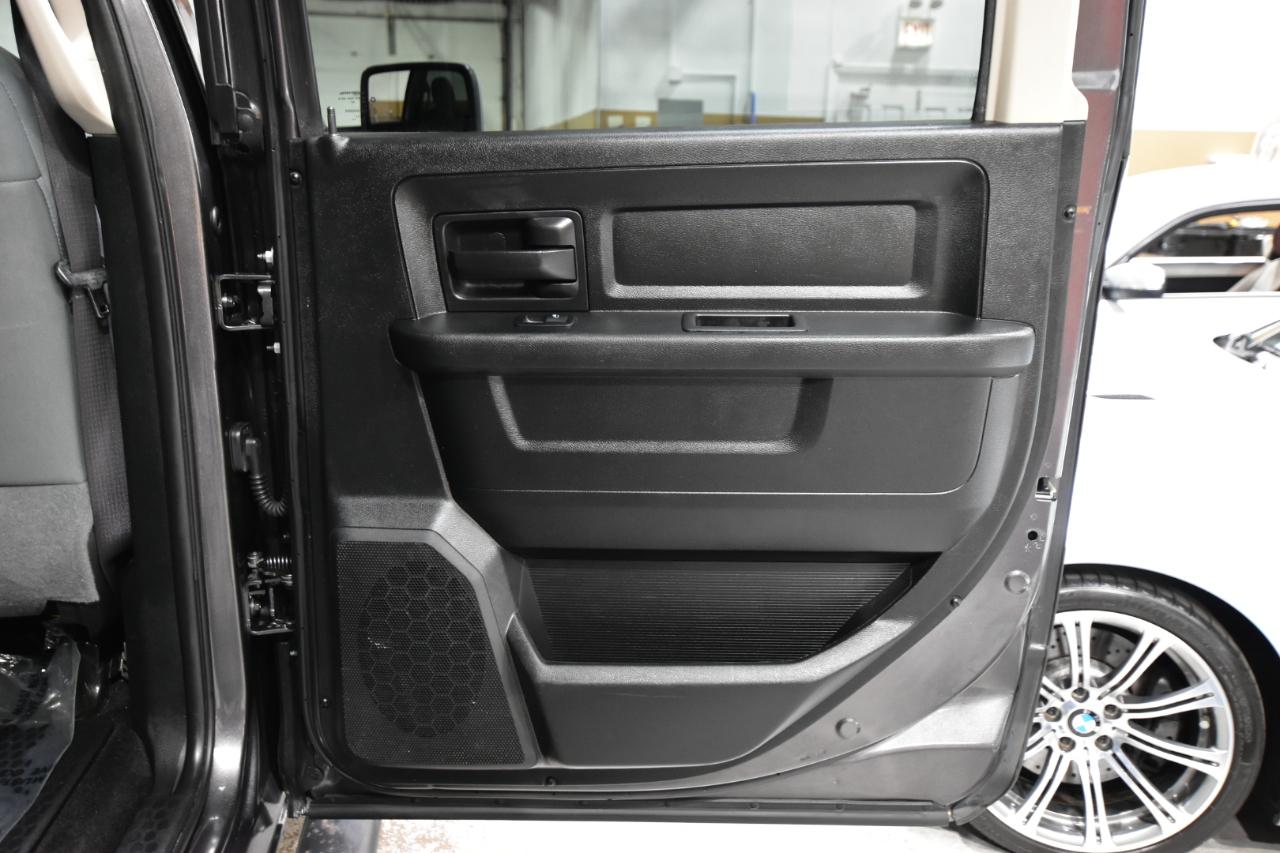 RAM 1500 Express 4x4 Crew Cab 5'7" Box 2017