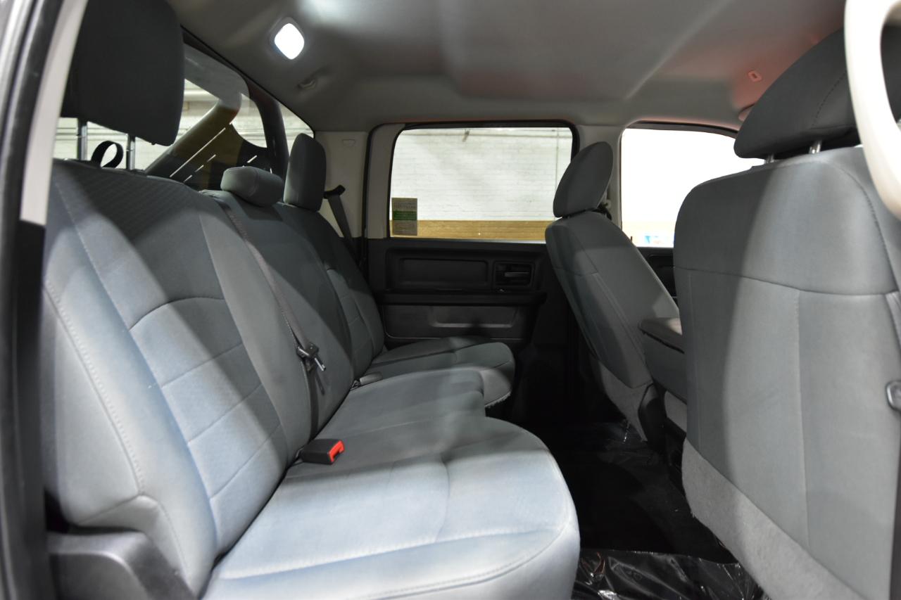 RAM 1500 Express 4x4 Crew Cab 5'7" Box 2017