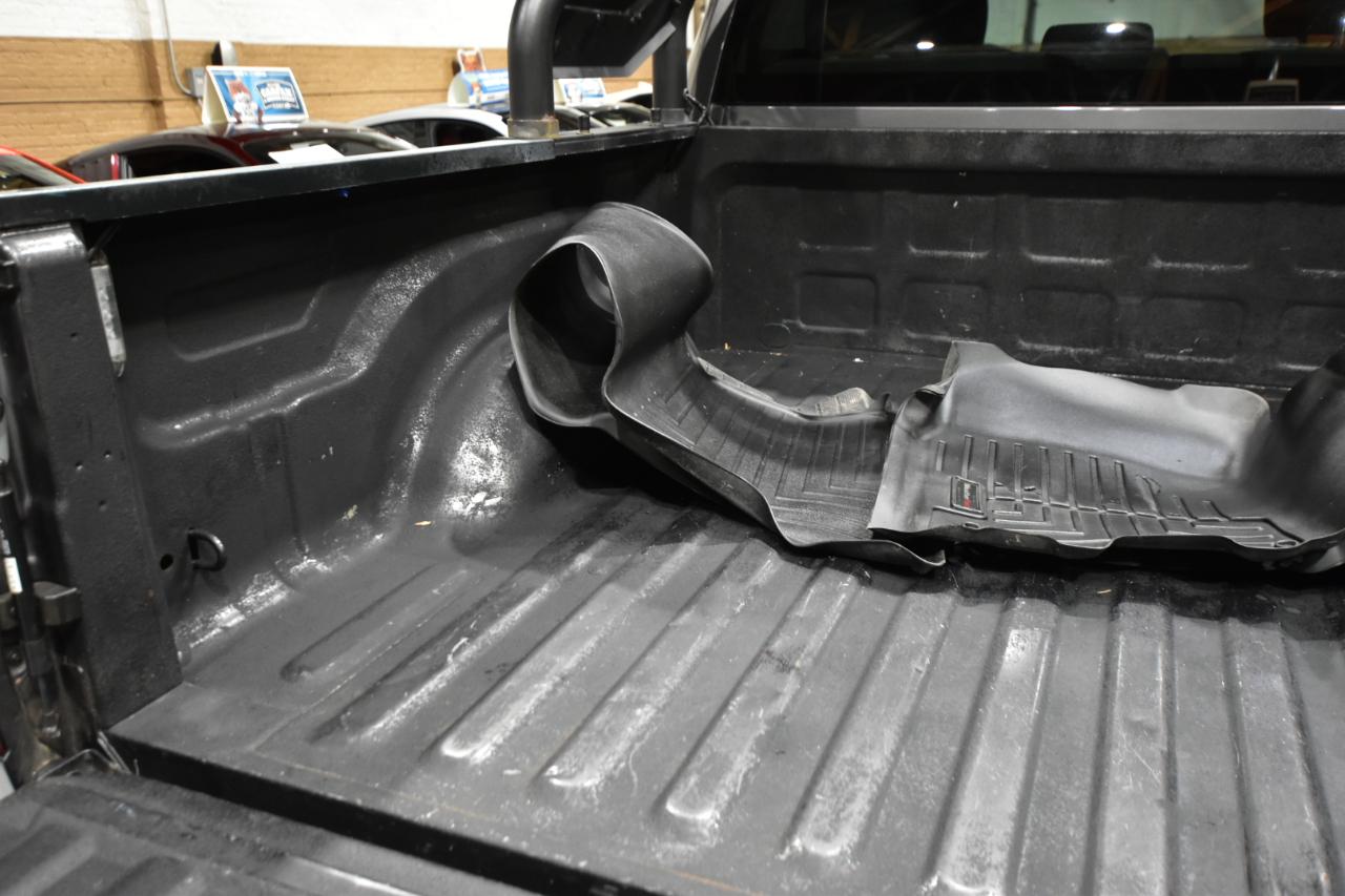 RAM 1500 Express 4x4 Crew Cab 5'7" Box 2017