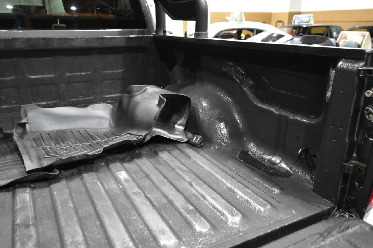 RAM 1500 Express 4x4 Crew Cab 5'7" Box 2017