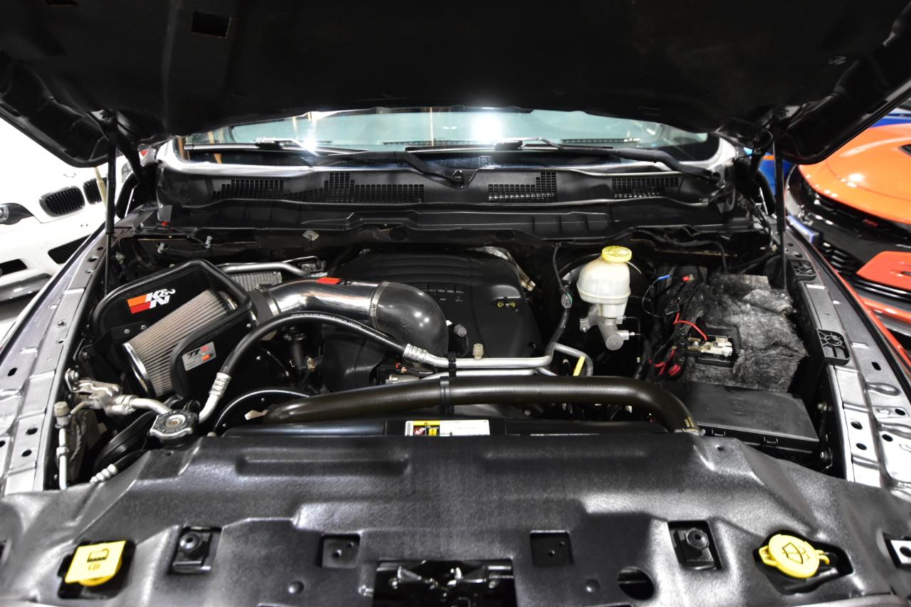 RAM 1500 Express 4x4 Crew Cab 5'7" Box 2017