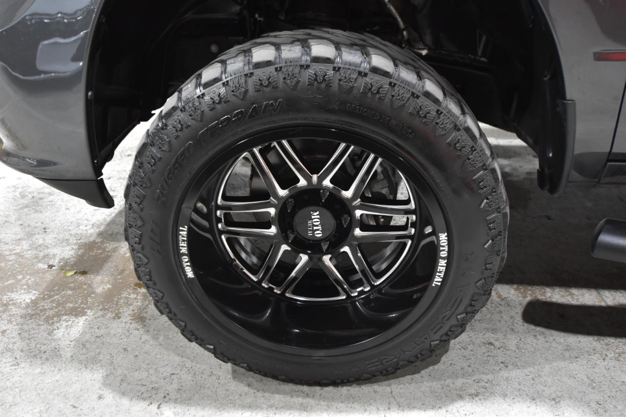RAM 1500 Express 4x4 Crew Cab 5'7" Box 2017