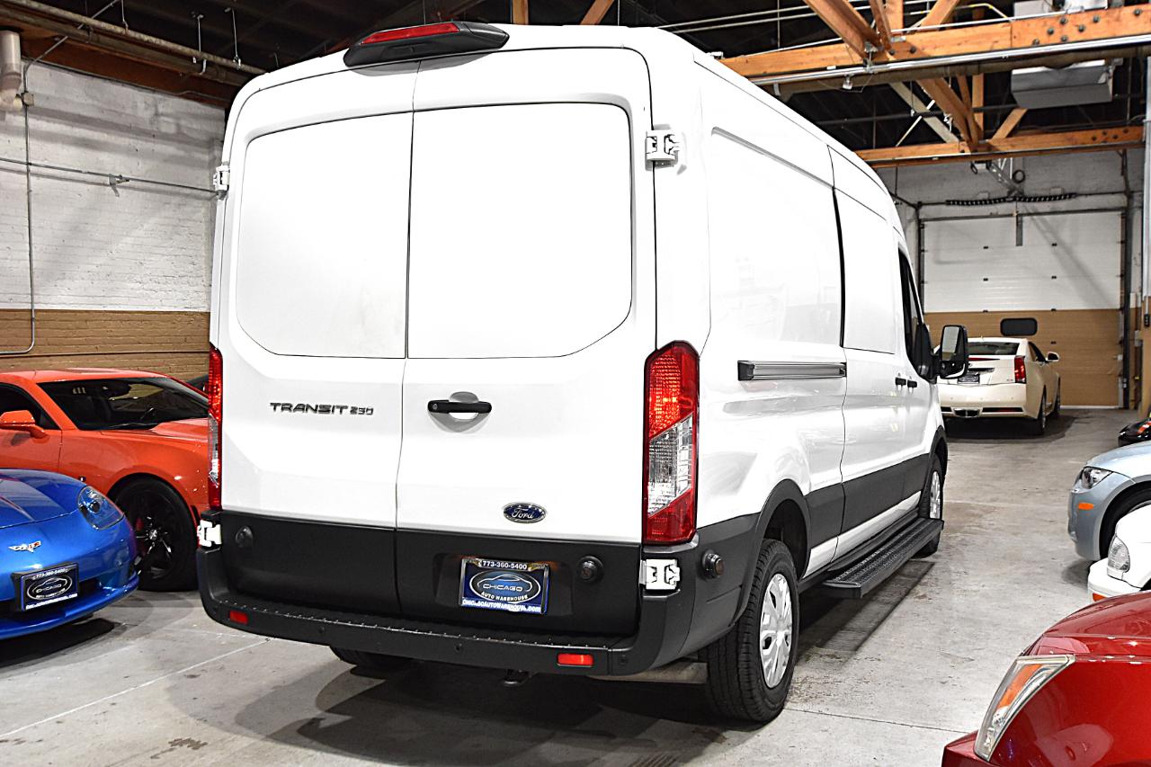 Ford Transit Cargo Van T-250 130" Med Rf 9070 GVWR RWD 2020
