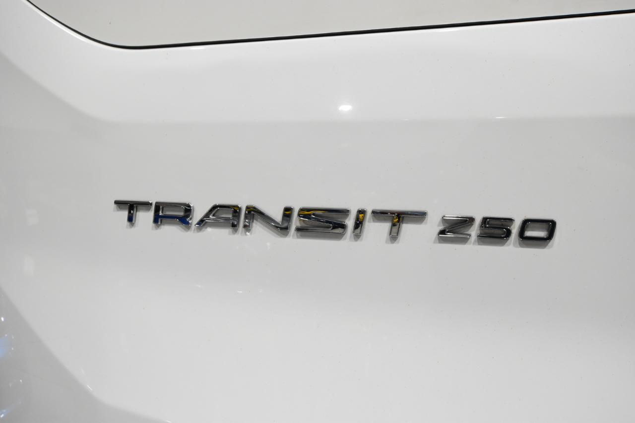 Ford Transit Cargo Van T-250 130" Med Rf 9070 GVWR RWD 2020