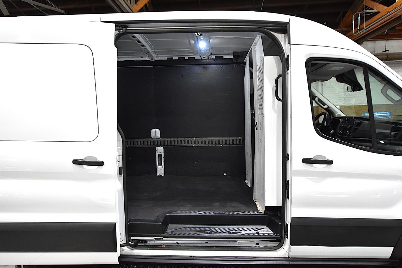 Ford Transit Cargo Van T-250 130" Med Rf 9070 GVWR RWD 2020